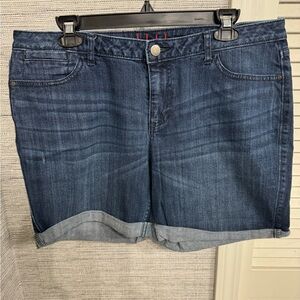 Elle Cuffed Denim Shorts - Size 14
